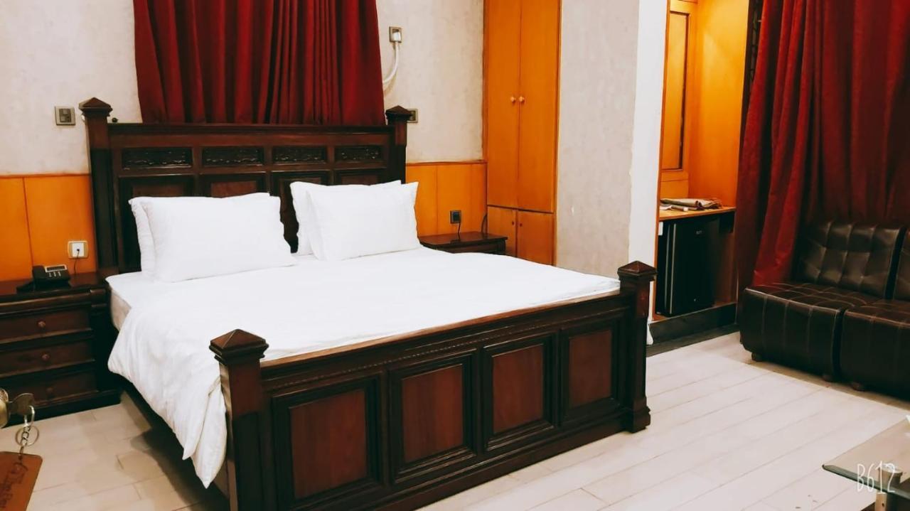 Elet Business Hotel Karachi Extérieur photo